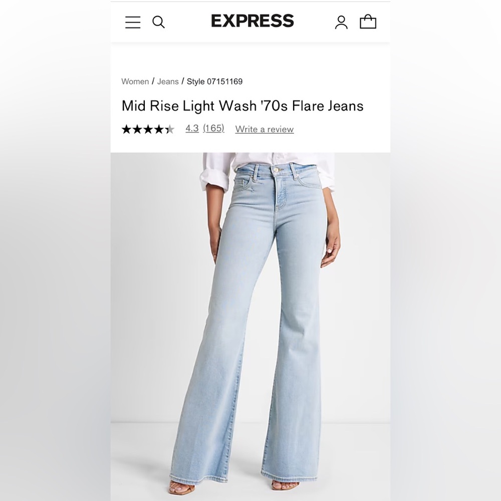 Express - Mid Rise Light Wash '70s Flare Jeans